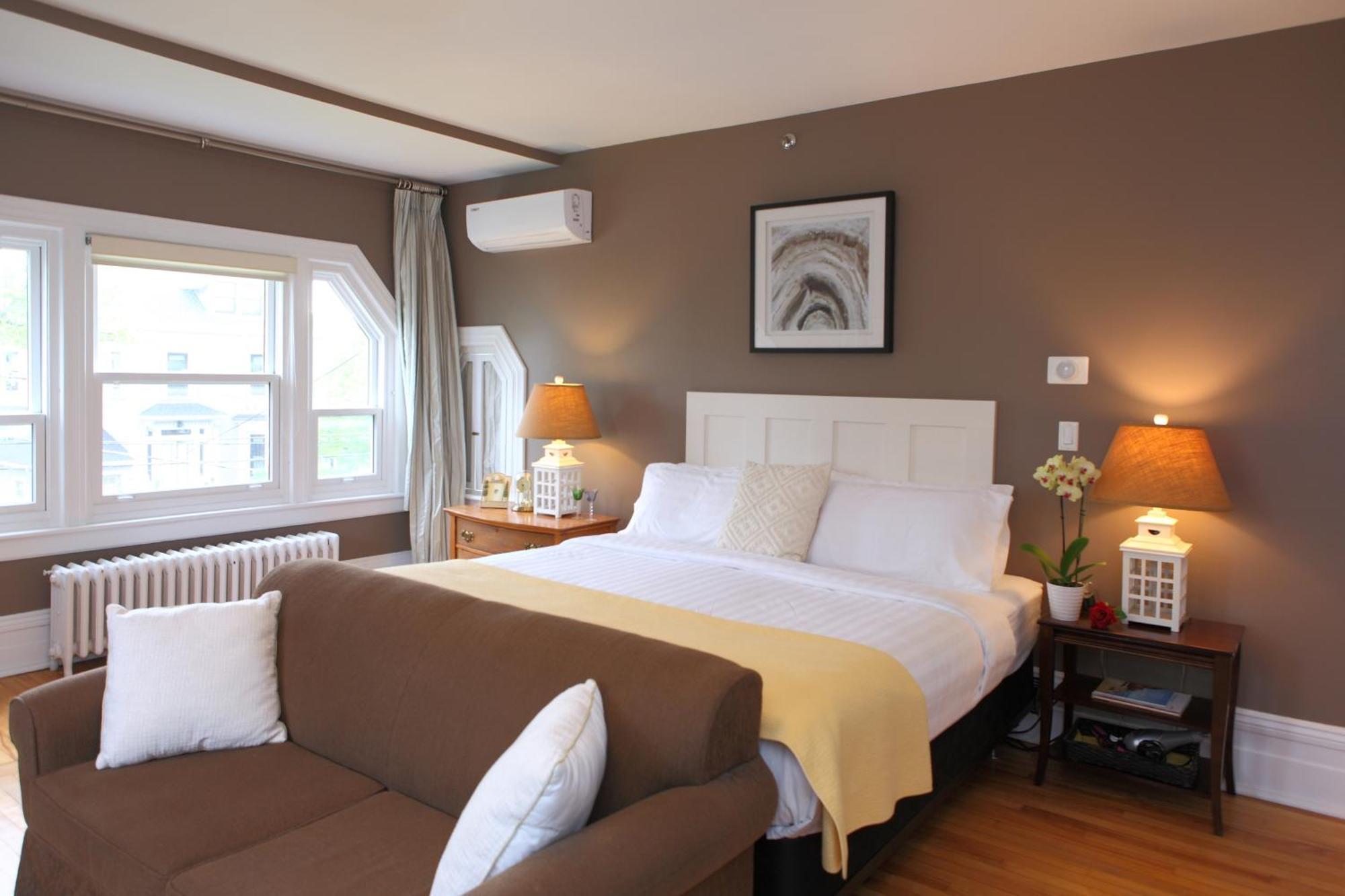 No 1 Grafton Inn ชาร์ลอตต์ทาวน์ ภายนอก รูปภาพ