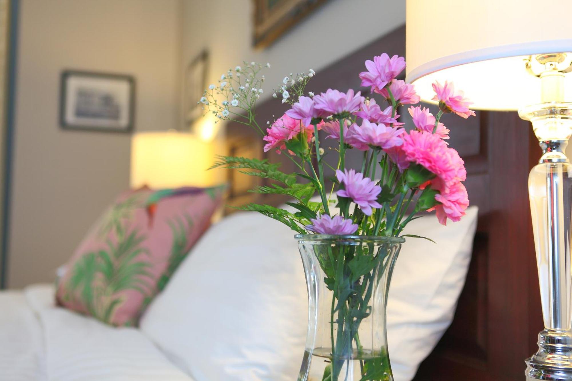 No 1 Grafton Inn ชาร์ลอตต์ทาวน์ ภายนอก รูปภาพ