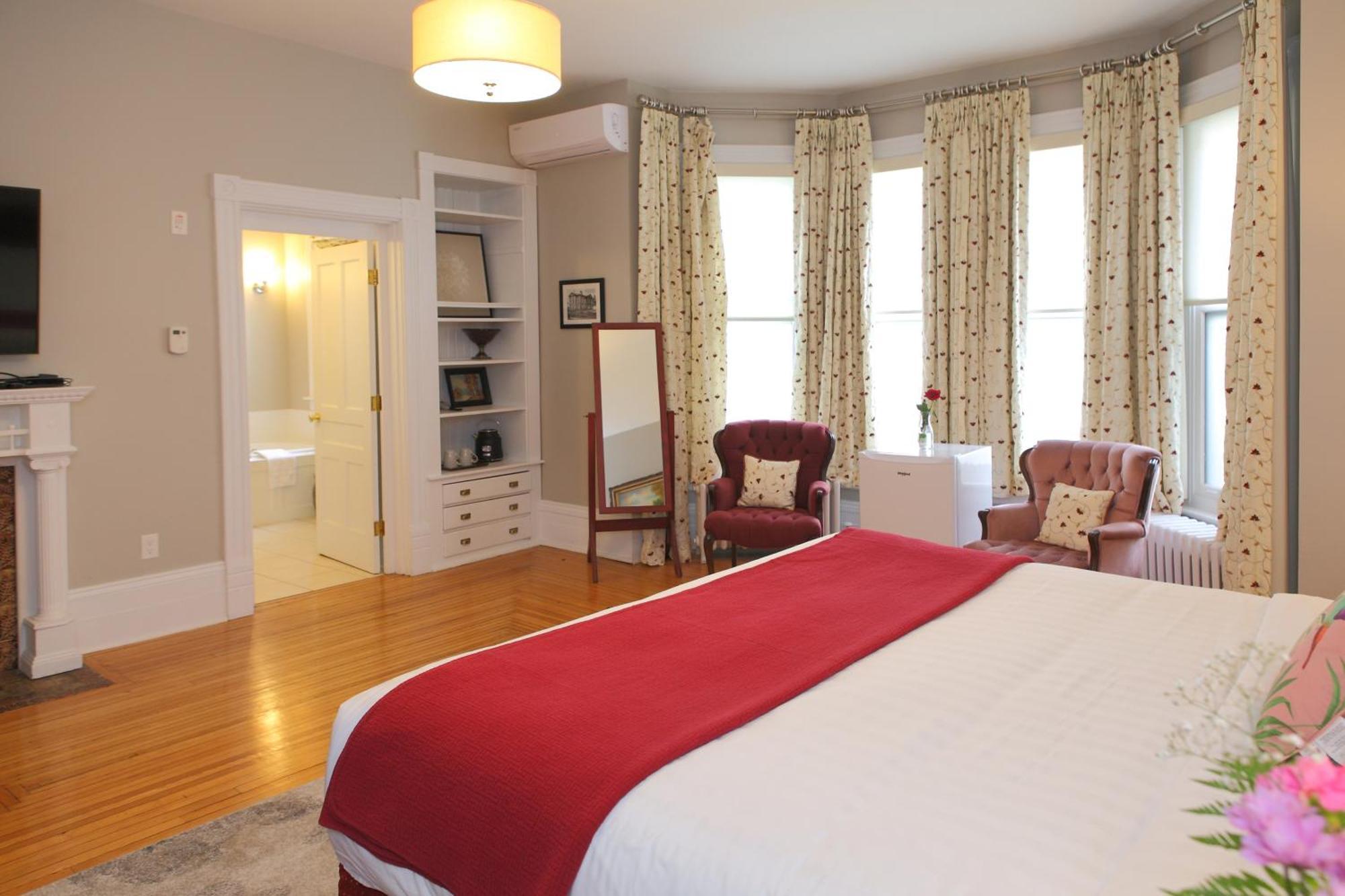 No 1 Grafton Inn ชาร์ลอตต์ทาวน์ ภายนอก รูปภาพ